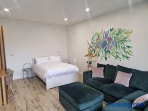 Sea View Studio - Image 3