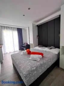 Anita Apartments - Image 2
