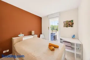 T3 moderne avec balcon & accès rapide à la plage - Image 3