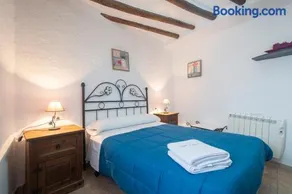 Charming House in Cádiar with View - Image 4