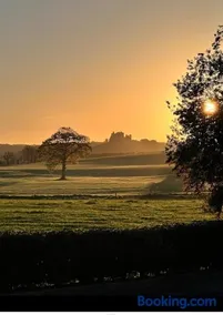 Willow Lodge Cashel- Rock View-Sleeps 8 guests-Spacious- Cosy - Image 2