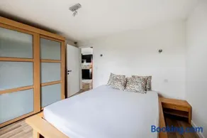 Large bright apartment - Image 3