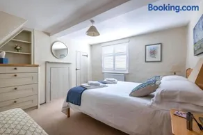 Wren Cottage - Two Bedroom House, Sleeps 4 - Image 4