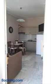 KAMARI APARTMENTS - Image 3