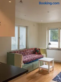 Comfortable Flat Near the Airport - Image 1