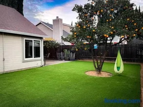 Orange Blossom Bungalow - Image 5