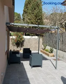 Cerca de Barcelona, y entre tres Parques Naturales, casa de 4 habitaciones y 2 baños con piscina, barbacoa y chimenea - Image 3