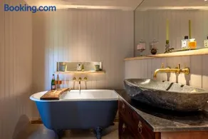 Cambridge Country Cottages - Image 4