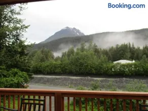 SEWARD APARTMENT - Image 2