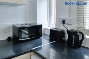 Central flat in Basingstoke - Image 5