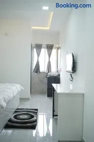 Hotel Captain's Paradise - Image 3