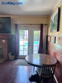 Cozy Room In Downey - Image 3