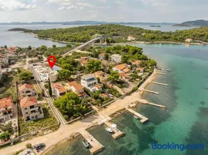 Familienfreundliche Villa mit Terrasse, Grill und privatem Pool | Haustiere sind willkommen - Image 2