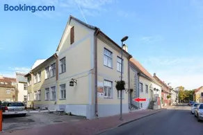 Modern apartment in Old town - Image 1