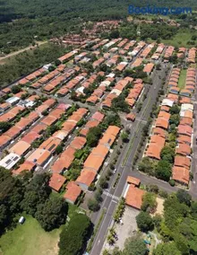 casa10 pessoas temporada caldas nova com 3 quartos Condomínio Village muito área verde,piscinas, sauna - Image 2