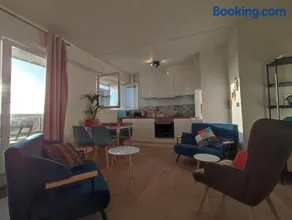 Spacious, Comfortable, Serene - Image 2