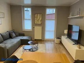 Zentral wohnen am Marktplatz mit Balkon & Netflix - Image 3