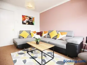 Cosy up in Palmers Leaze - Image 1