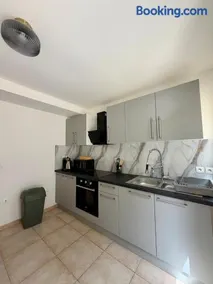 Spacious Duplex for 6 people, Parc Astérix, CDG - Image 3