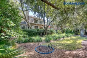 120 Turnberry - Image 3