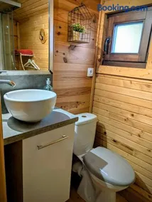 " Domaine des chevrettes roulotte romantique" - Image 4