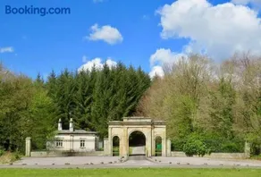 Triumphal Arch Lodge - Image 4