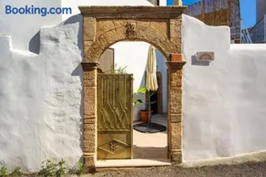 IOANNAS ARCH HOUSE a - Image 2