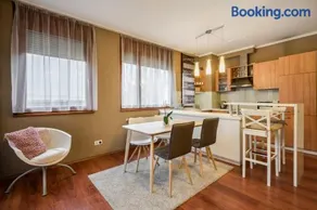 Apartment Downtown Karpat 9 - Image 3