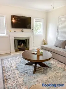 Beachside Walk & Casino Retreat - Breakfast - Hot Tub - Game Room - Fire Pit - Image 1