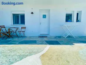 GoAtAndros Cozy Studio Apartment in Gavrio - Image 2