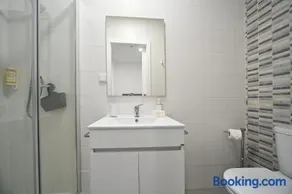 Right Place - Image 3