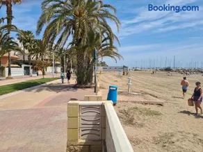 Precioso apartamento residencial con vistas al mar - Image 2