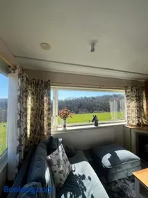 Dora's 5 Berth Static with stunning views - Image 5