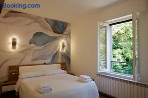 Lecco Rivers Retreat - Five Design Suites - Image 4