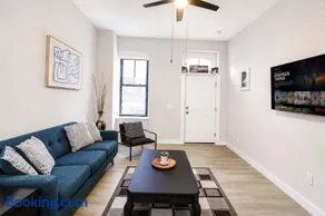 Pet-Friendly Soulard 2BR - King Bed - In-Unit Laundry - Walkable - Image 1