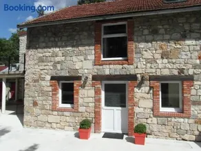La Grand Cour - Image 1