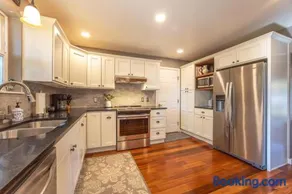 Adorable Remodeled Quiet Near Town Fenced Yard Pet Friendly 4353 - Image 2