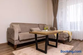 The Cozy Nest - Modern 1BR with Balcony by Flat Mаnager - Image 2