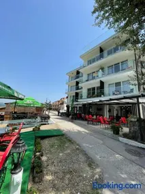 Apartmani Tašić Lakeview Studio - Image 2