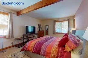 Cute 2 Bedroom East Vail Condo 1202 w/ Hot Tub and Shuttle - Image 3