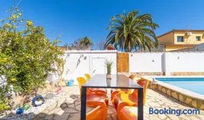 Apart-rent Casa Alberes 0009 con piscina privada y parking - Image 2