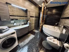 Ferienhaus MILA - Pool, Sauna, Whirlwanne, 5000qm Privatgelände mit Bolzplatz - Image 4