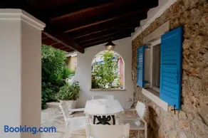 Casa Lucia Stone Cottage - Image 1