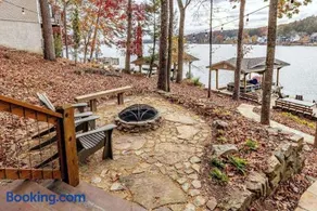 Lakeside Hideaway - Image 1
