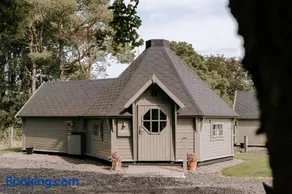 Carnethy Cabin - Image 2