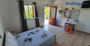 APHRODITE studios & apt with pool - Image 3