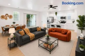 Modern 3BR Getaway Near Downtown Phoenix Hotspots - Image 2