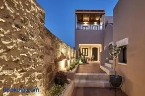 Kaptara Premium Villa, Plunge Pool & Jacuzzis - Image 3