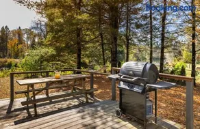 Hills Haven - Luxury Riverfront Cottage - Image 3