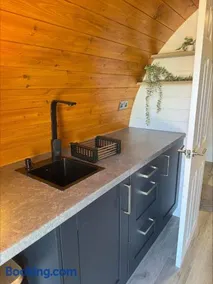 Springfield oaks Glamping Pod - Image 4